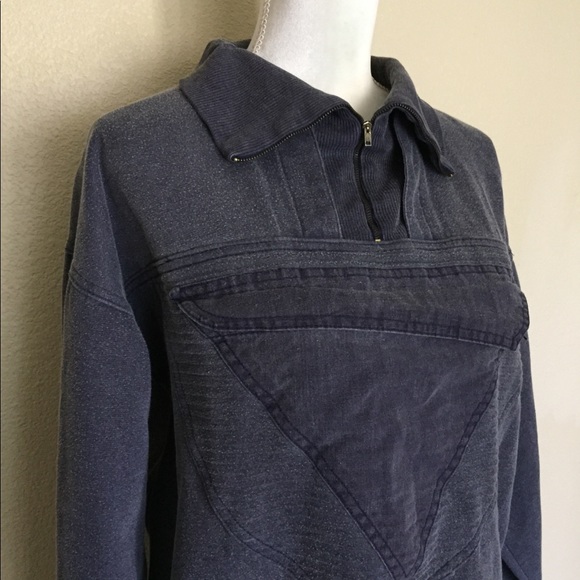 80’s Vintage Triangle Pocket Sweatshirt Distressed - Picture 3 of 8